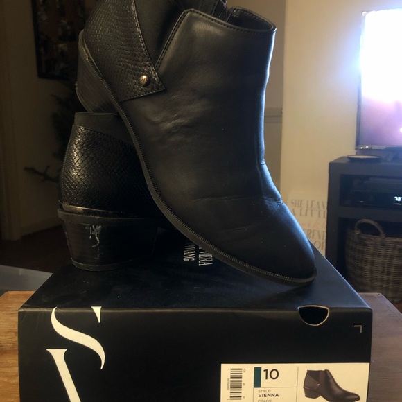 Booties - Picture 4 of 5